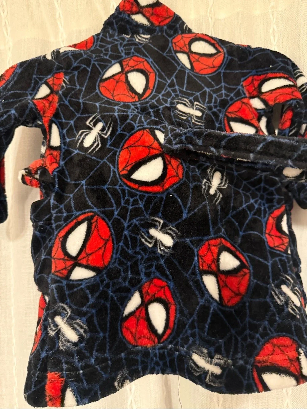 Spider-Man Robe by Marvel. Attached tie belt. Two pockets. Sz. 2T